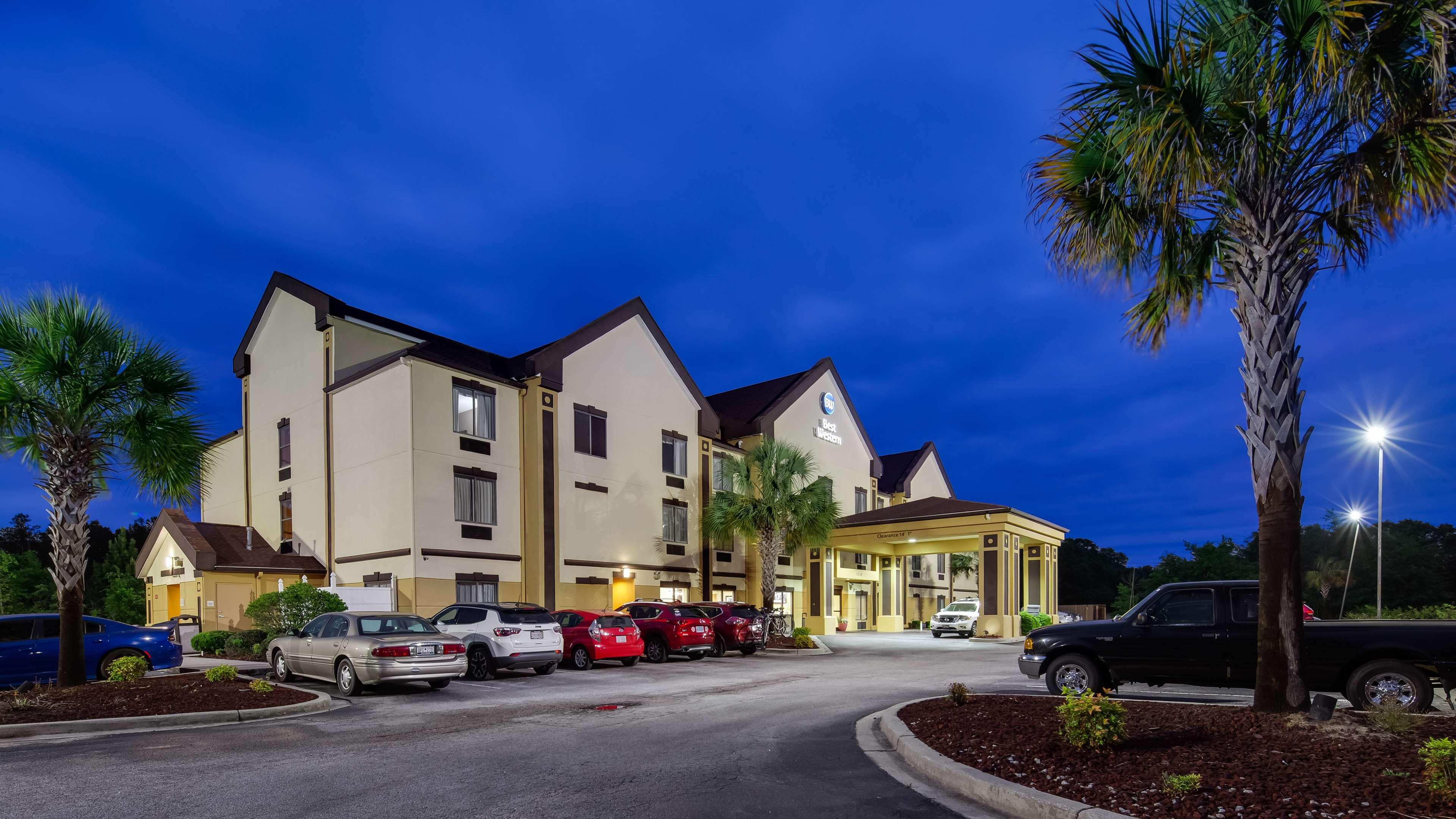 Berrys Crossroads Best Western Executive Inn - Latta מראה חיצוני תמונה